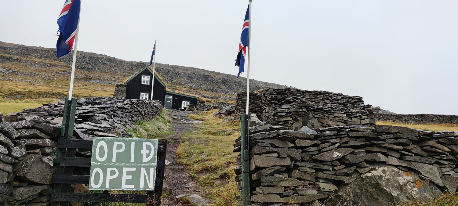 Litlibær farm