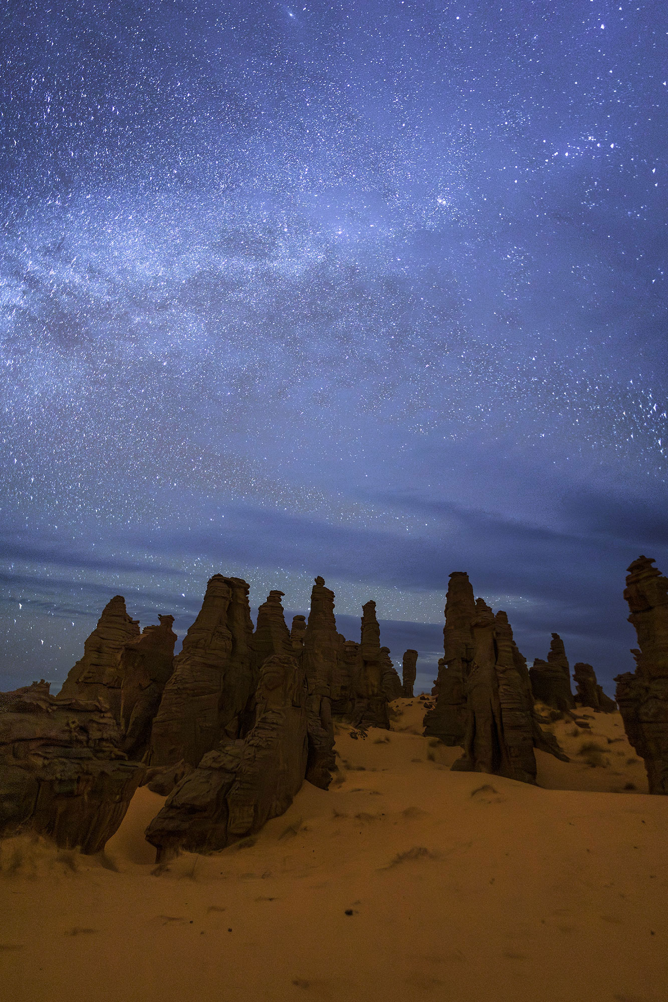Paysage de nuit dans le Sahara algérien